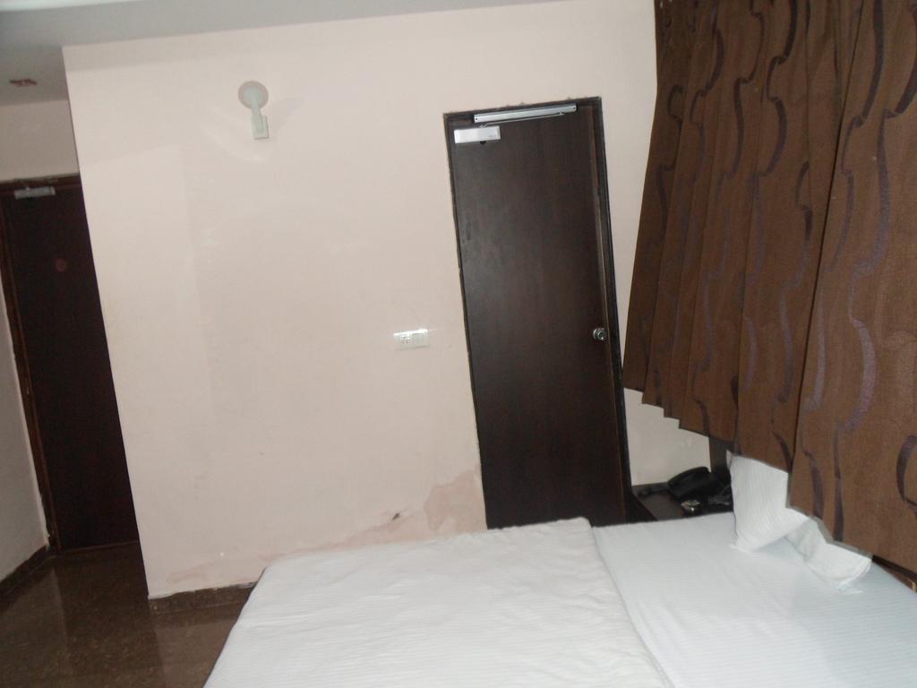Hotel Silver Plaza Ahmedabad Camera foto