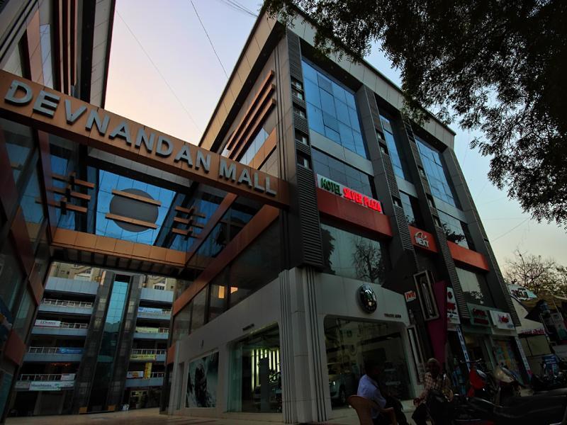 Hotel Silver Plaza Ahmedabad Esterno foto